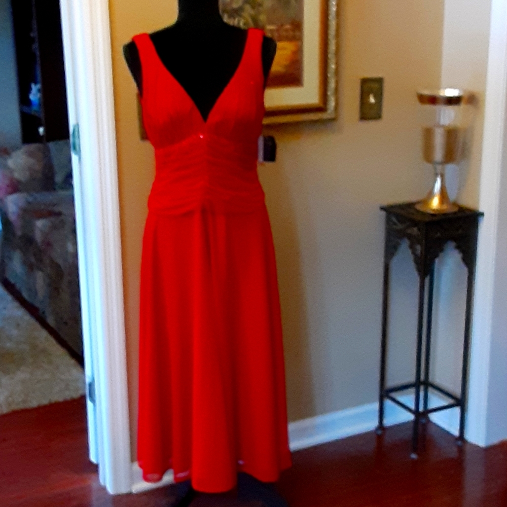 J S BOUTIQUE red beaded tea length dress built in bra plunge neckline sz 10 New…